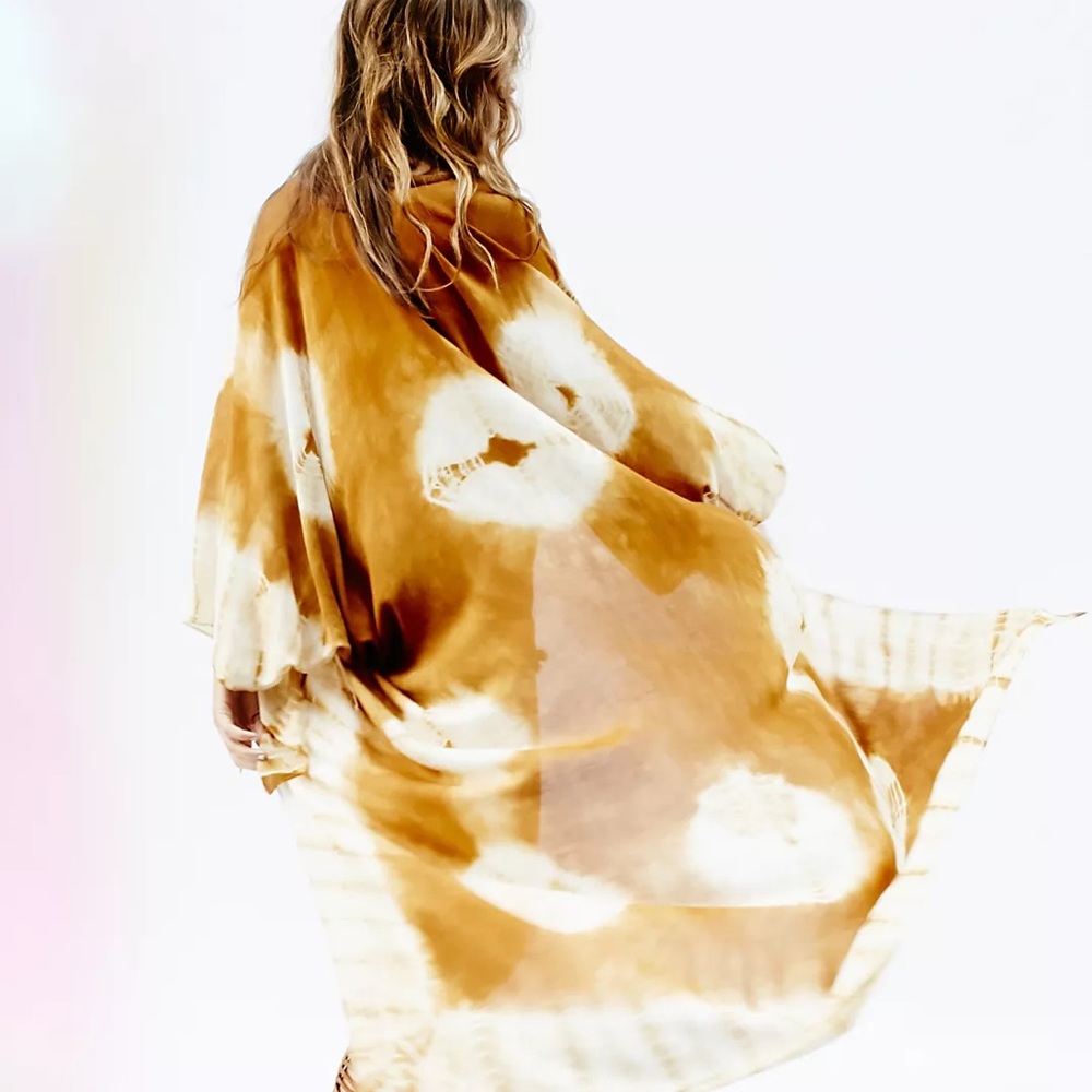 Free People spellbound tie dye kimono